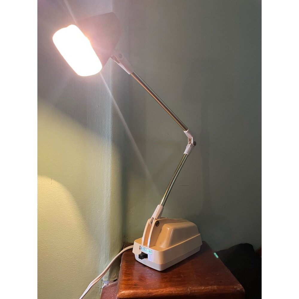 Vintage MCM Cygnet-Lite Model X317 Yellow gold Folding Desk Lamp - Picture 14 of 16